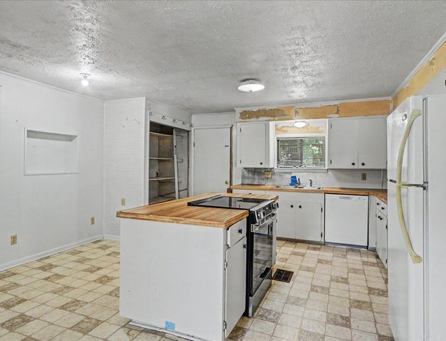 211 Cessna Circle, Hot Springs, AR 71913