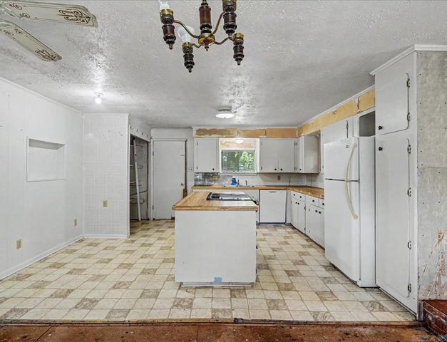 211 Cessna Circle, Hot Springs, AR 71913