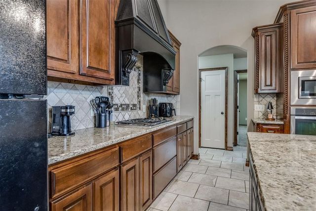 1716 NW 196th Street, Edmond, OK 73012