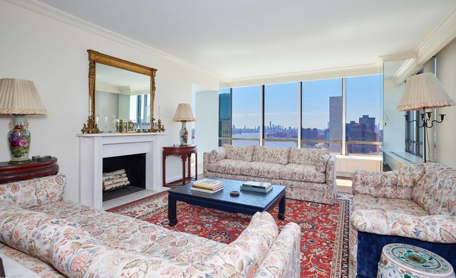 870 United Nations Plz 37 38A, New York City, NY 10017