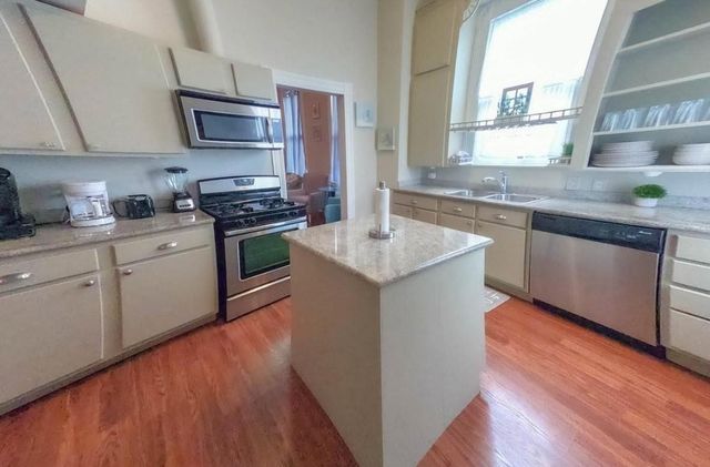 2009 Avenue O, Galveston, TX 77550