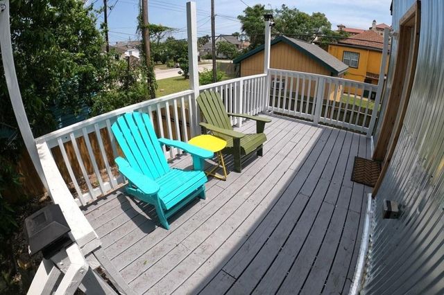 2009 Avenue O, Galveston, TX 77550