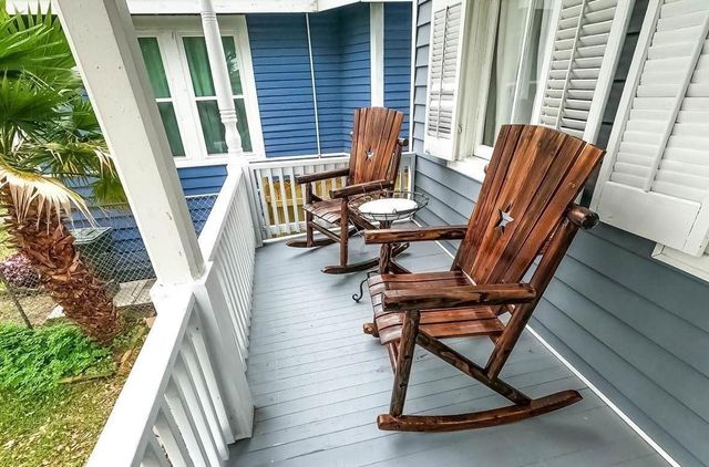 2009 Avenue O, Galveston, TX 77550