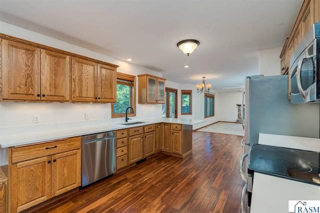 2100 Peregrine Lane, North Mankato, MN 56003