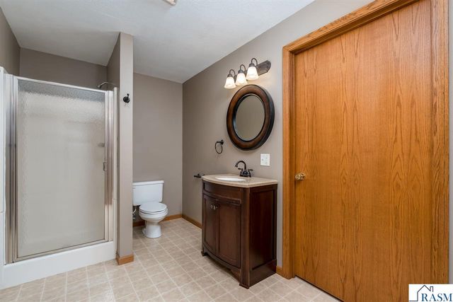 2100 Peregrine Lane, North Mankato, MN 56003