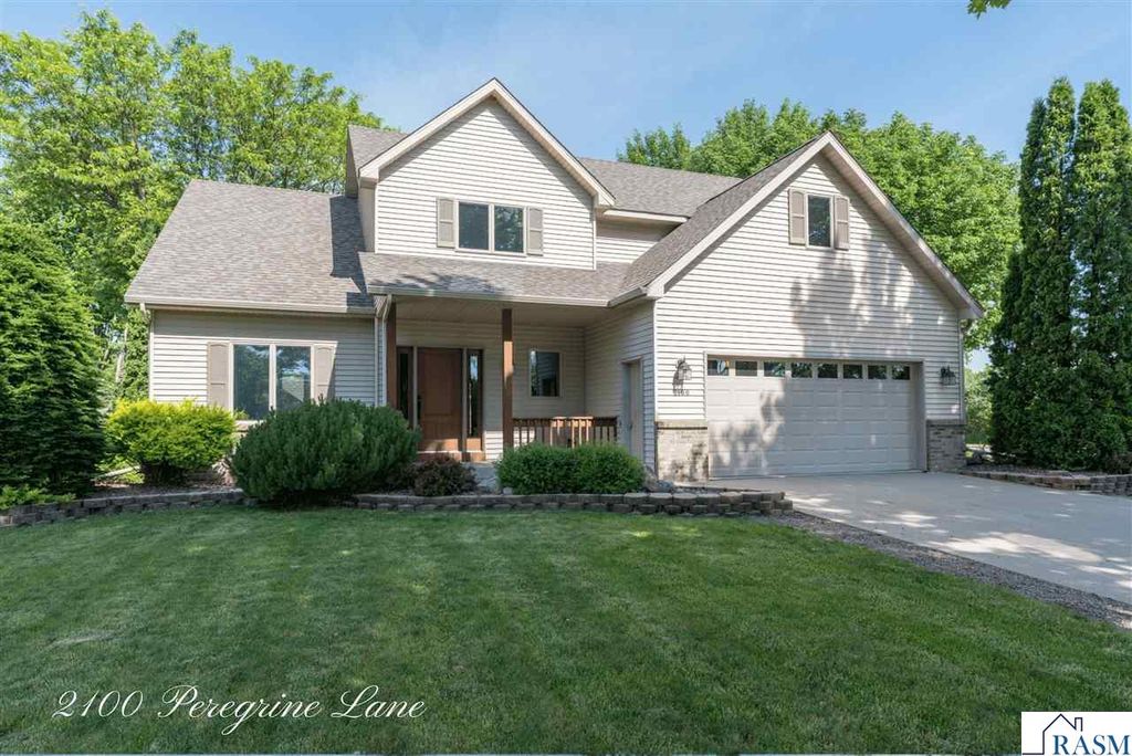 2100 Peregrine Lane, North Mankato, MN 56003