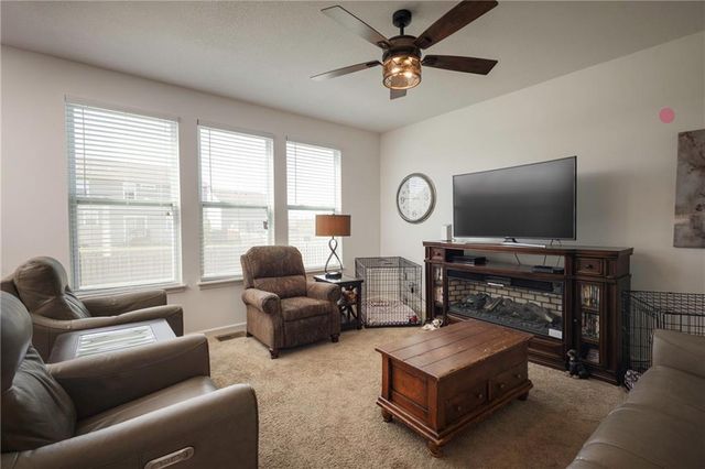 1423 SW FAIRFAX Road, Lee's Summit, MO 64083