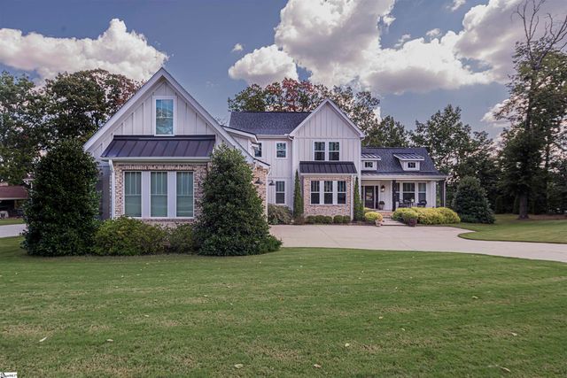2 Country Squire Court, Greenville, SC 19615