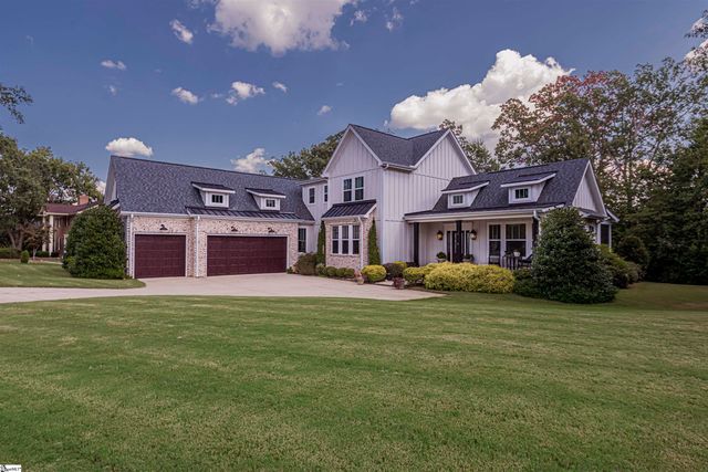 2 Country Squire Court, Greenville, SC 19615