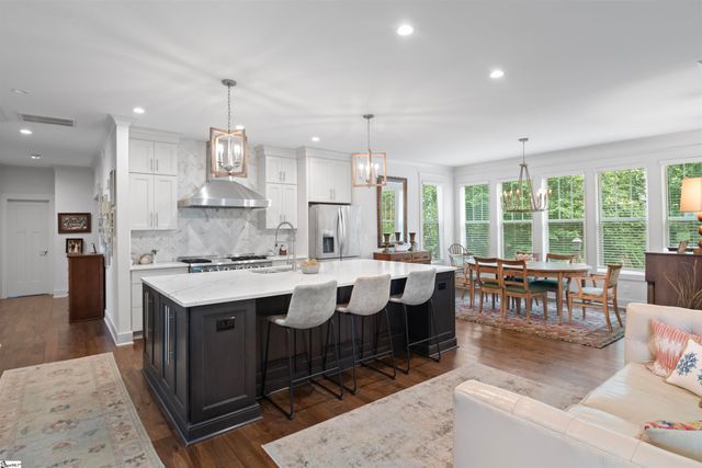 2 Country Squire Court, Greenville, SC 19615