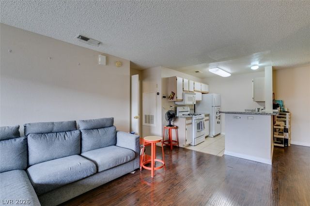 2200 South Fort Apache Road 1057, Las Vegas, NV 89117