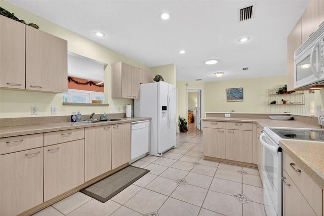 422 SAN MARINO DRIVE, The Villages, FL 32159