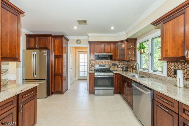 44 Dover Milton Rd, Jefferson Twp., NJ 07438