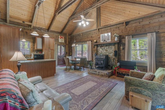 711 JEFFERSON DR, Palmyra, VA 22963
