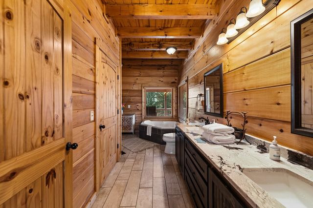 31 Hope Drive, Blue Ridge, GA 30513