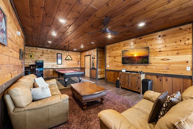 31 Hope Drive, Blue Ridge, GA 30513