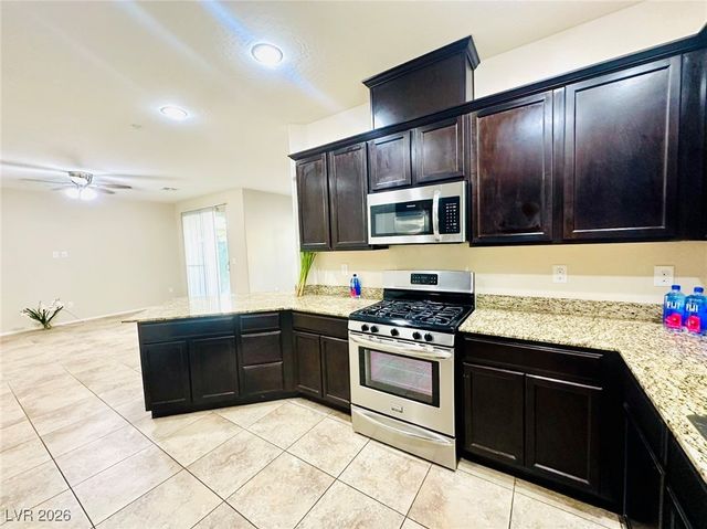 6157 Scarlet Leaf Street, Las Vegas, NV 89148