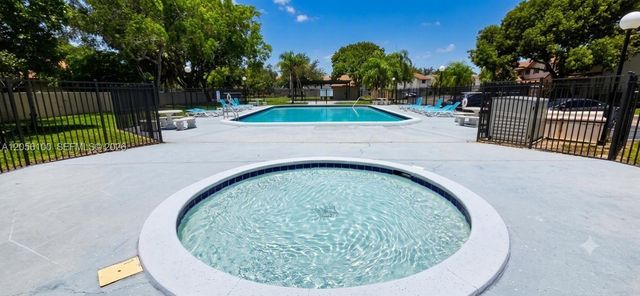 9821 NW 37th St 7F, Sunrise, FL 33351