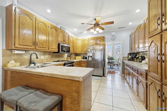 22302 Choctaw Lane, Athens, AL 35613