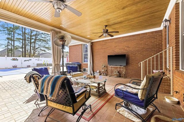 22302 Choctaw Lane, Athens, AL 35613