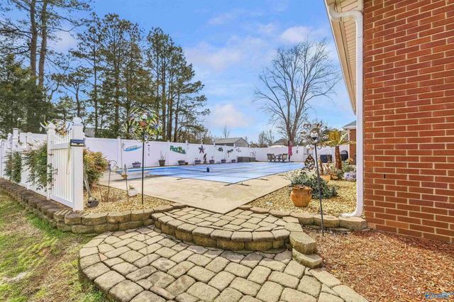 22302 Choctaw Lane, Athens, AL 35613