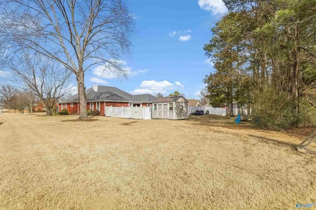 22302 Choctaw Lane, Athens, AL 35613