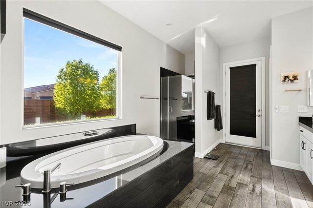 327 Castle Wynd Avenue, Las Vegas, NV 89183