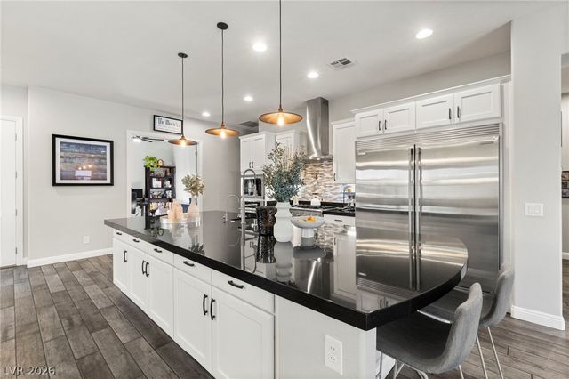 327 Castle Wynd Avenue, Las Vegas, NV 89183