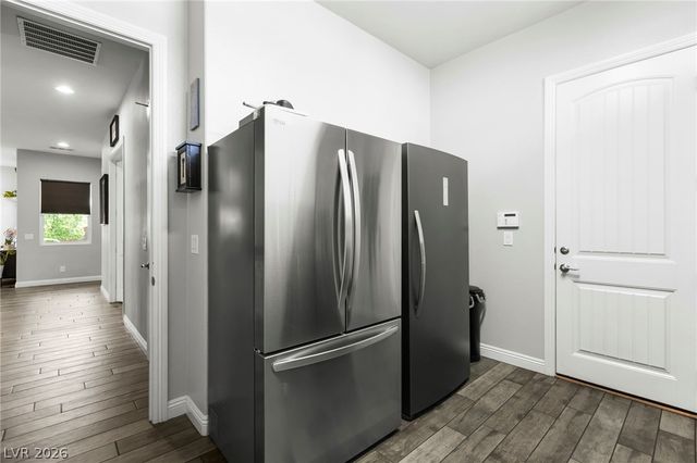 327 Castle Wynd Avenue, Las Vegas, NV 89183
