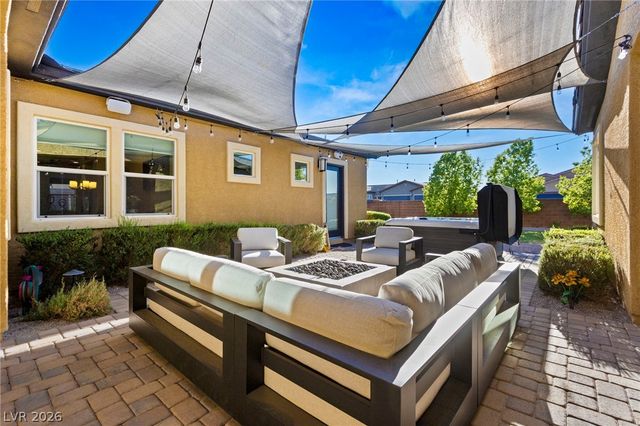 327 Castle Wynd Avenue, Las Vegas, NV 89183
