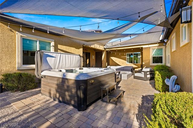 327 Castle Wynd Avenue, Las Vegas, NV 89183