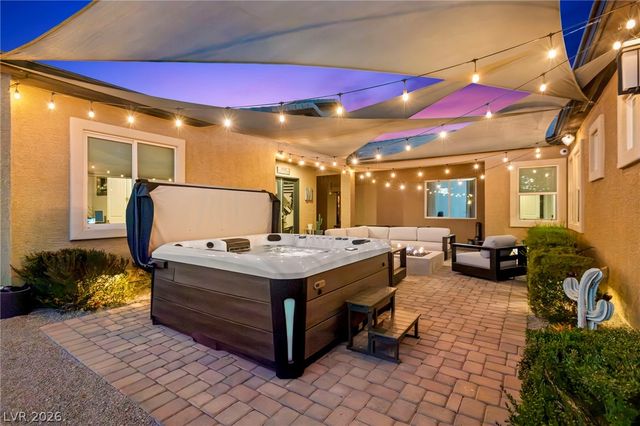 327 Castle Wynd Avenue, Las Vegas, NV 89183