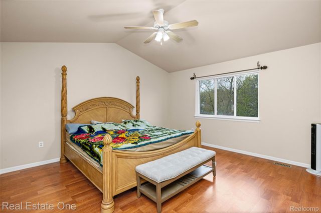 7295 W Maple Road, West Bloomfield Charter Township, MI 48322