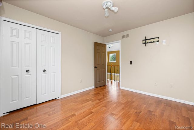 7295 W Maple Road, West Bloomfield Charter Township, MI 48322