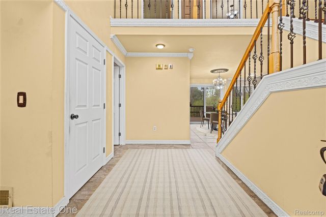 7295 W Maple Road, West Bloomfield Charter Township, MI 48322