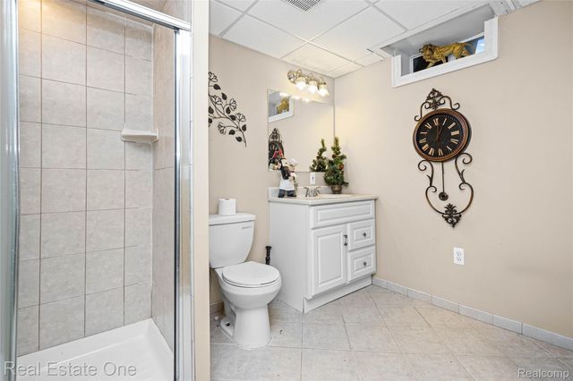 7295 W Maple Road, West Bloomfield Charter Township, MI 48322