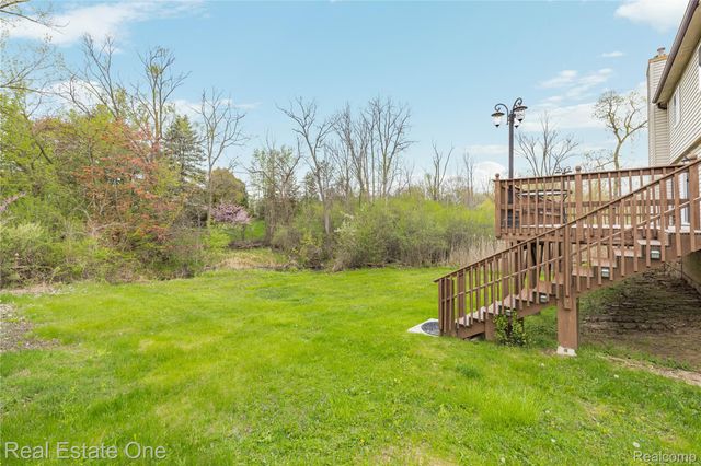 7295 W Maple Road, West Bloomfield Charter Township, MI 48322