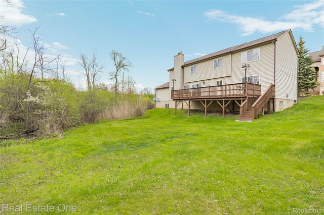 7295 W Maple Road, West Bloomfield Charter Township, MI 48322