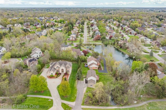 7295 W Maple Road, West Bloomfield Charter Township, MI 48322