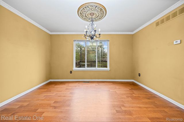 7295 W Maple Road, West Bloomfield Charter Township, MI 48322