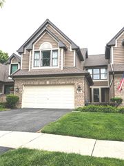 526 Rosebud dr south Drive, Lombard, IL 60148
