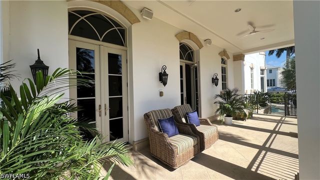 40 5th AVE S, Naples, FL 34102