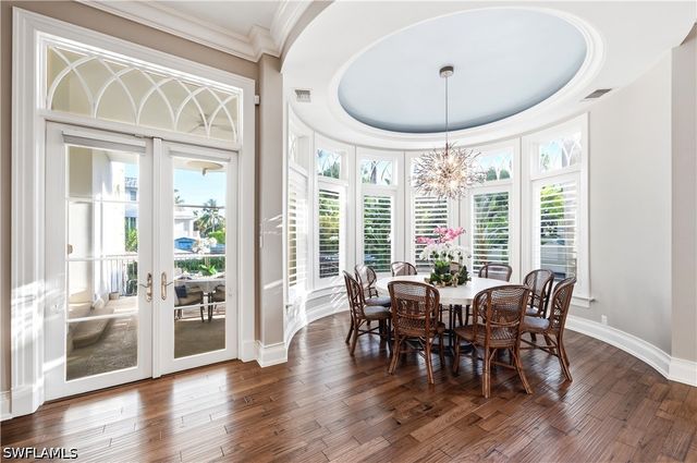 40 5th AVE S, Naples, FL 34102