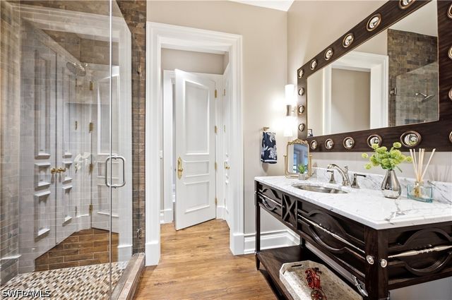 40 5th AVE S, Naples, FL 34102