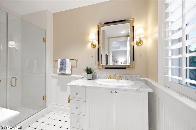 40 5th AVE S, Naples, FL 34102