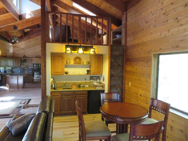 3281 Mountain Lake Dr, Pollock Pines, CA 95726