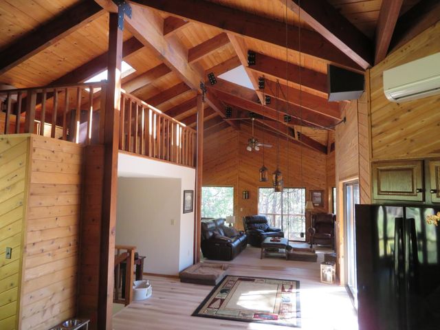 3281 Mountain Lake Dr, Pollock Pines, CA 95726