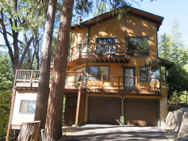 3281 Mountain Lake Dr, Pollock Pines, CA 95726