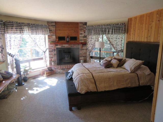 3281 Mountain Lake Dr, Pollock Pines, CA 95726