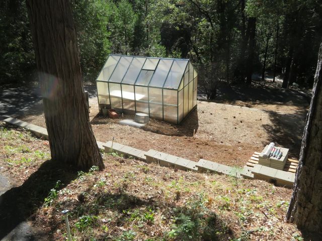 3281 Mountain Lake Dr, Pollock Pines, CA 95726